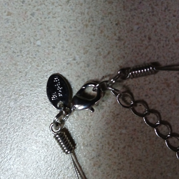 Lia Sophia Bundle of 2~Pierced Earrings~ Lia Sophia Necklace - Picture 3 of 8